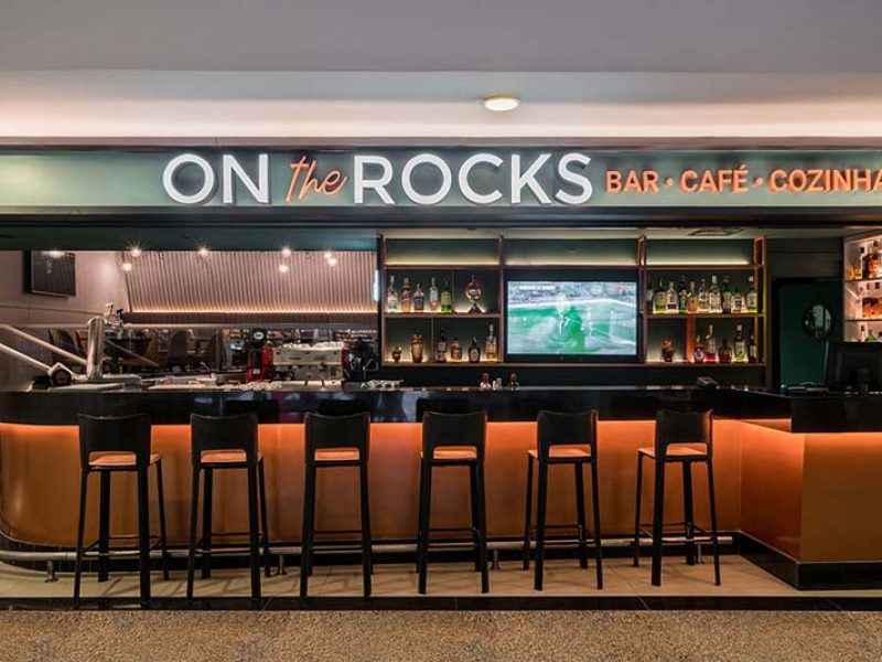 Fotografia de Fachada Comercial | On the Rocks